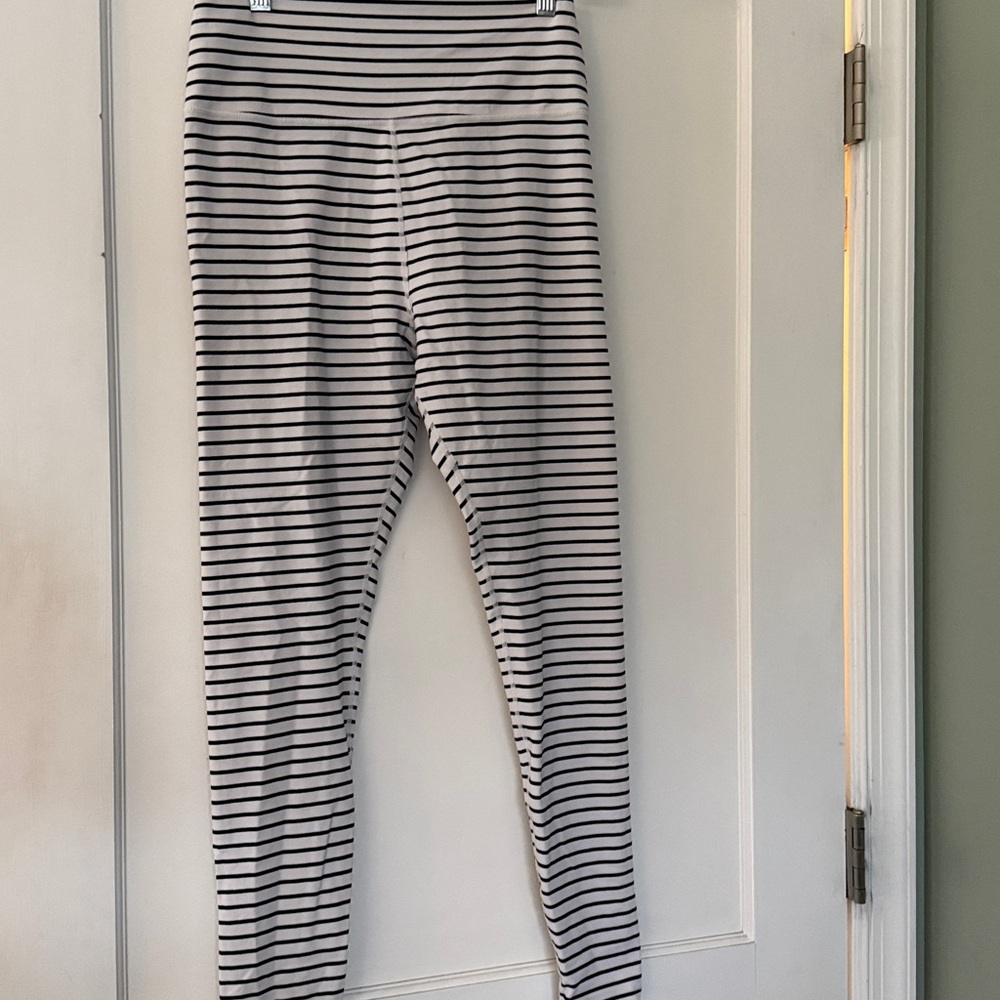 Glider Medium Black White Stripe Leggings Retired